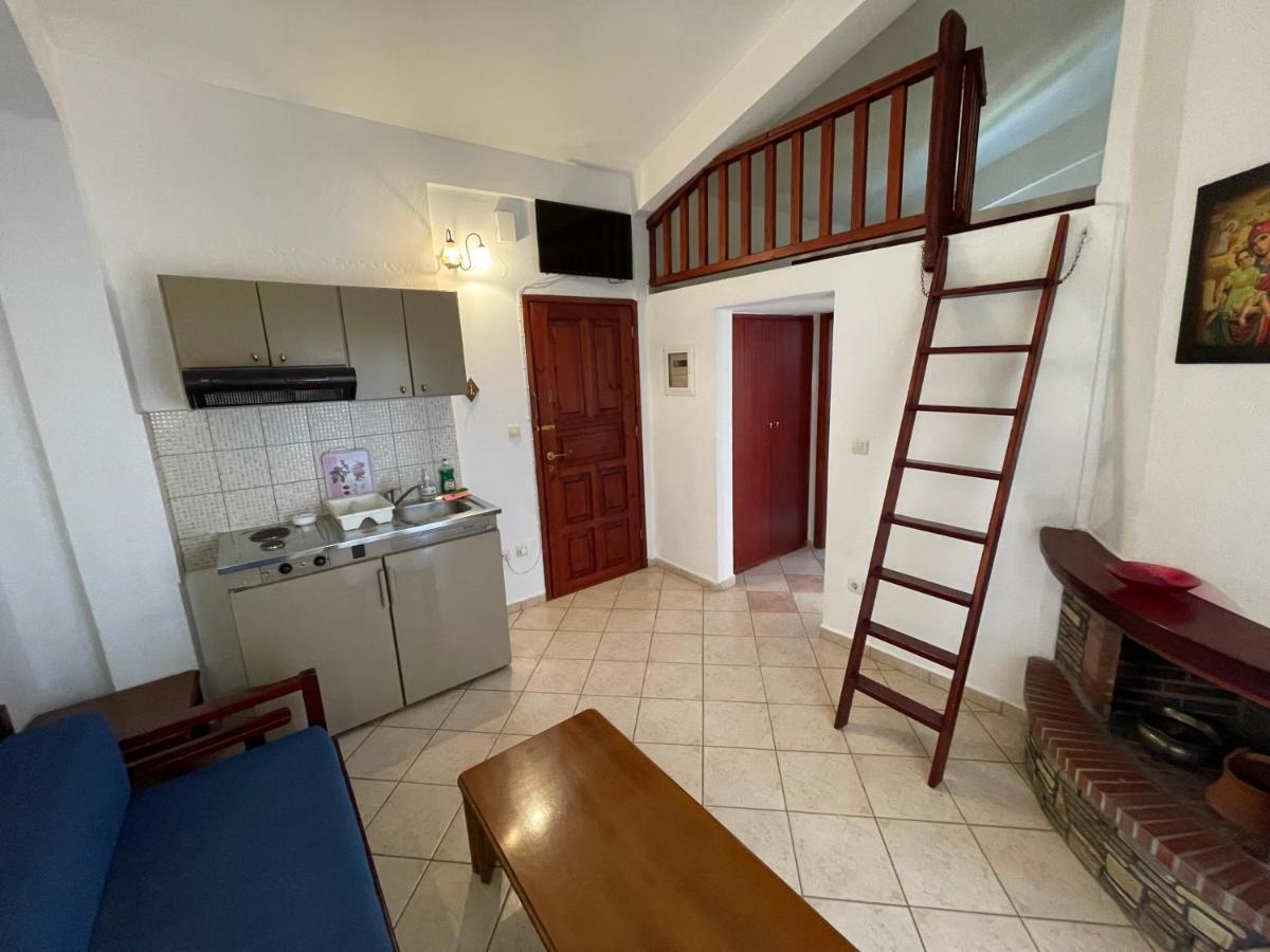 Galazia Akti Seaside Apartments นิกิติ ภายนอก รูปภาพ