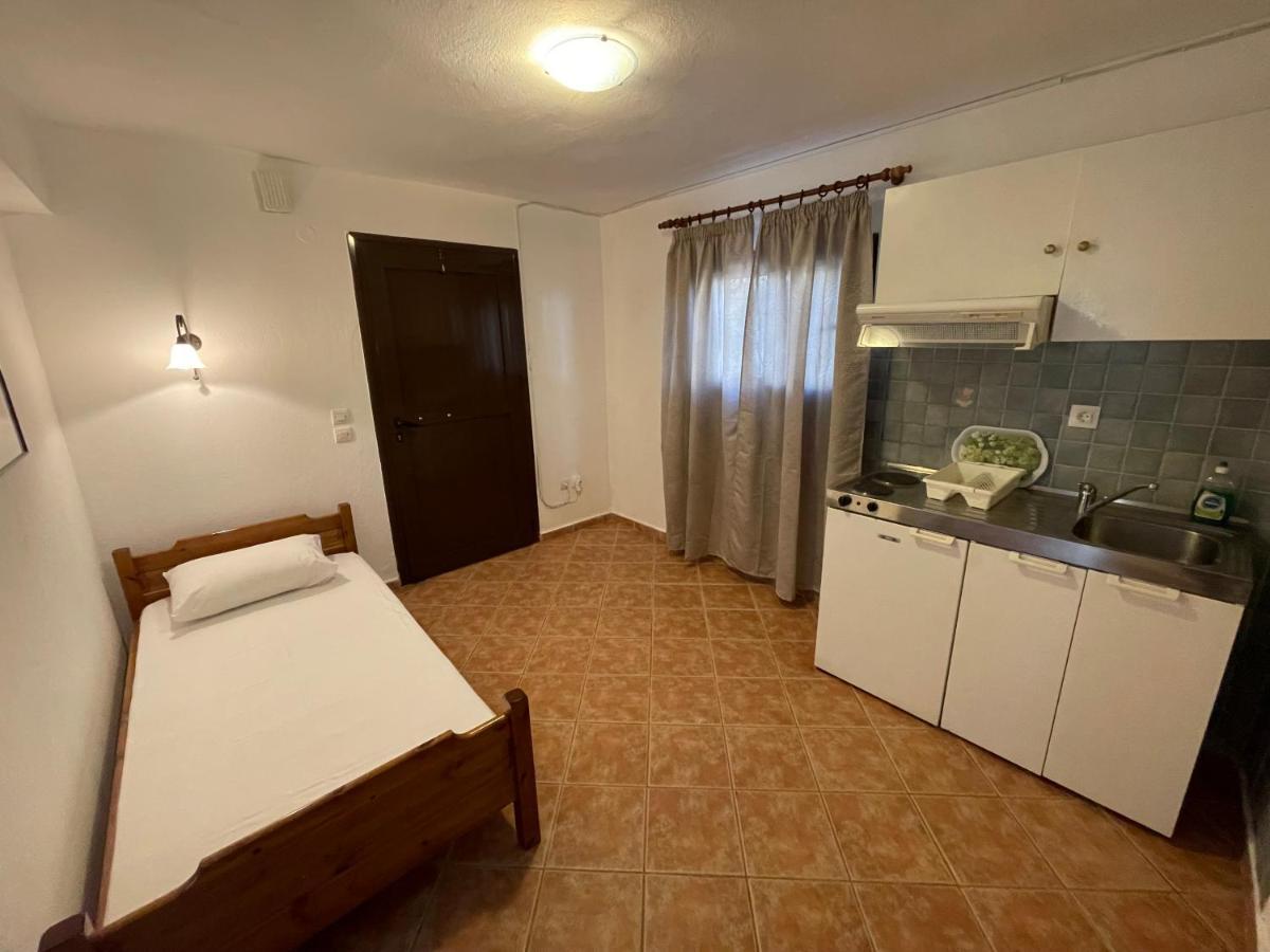 Galazia Akti Seaside Apartments นิกิติ ภายนอก รูปภาพ