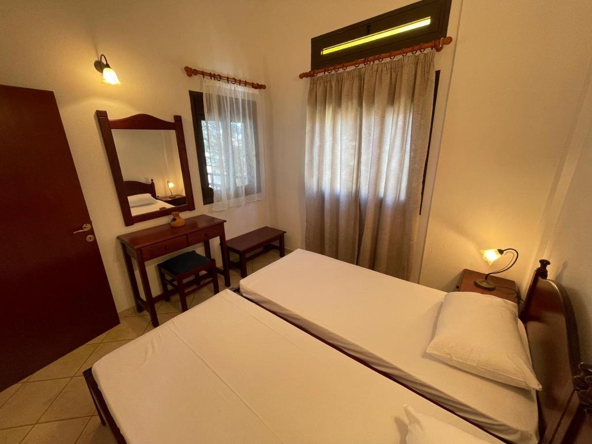 Galazia Akti Seaside Apartments นิกิติ ภายนอก รูปภาพ