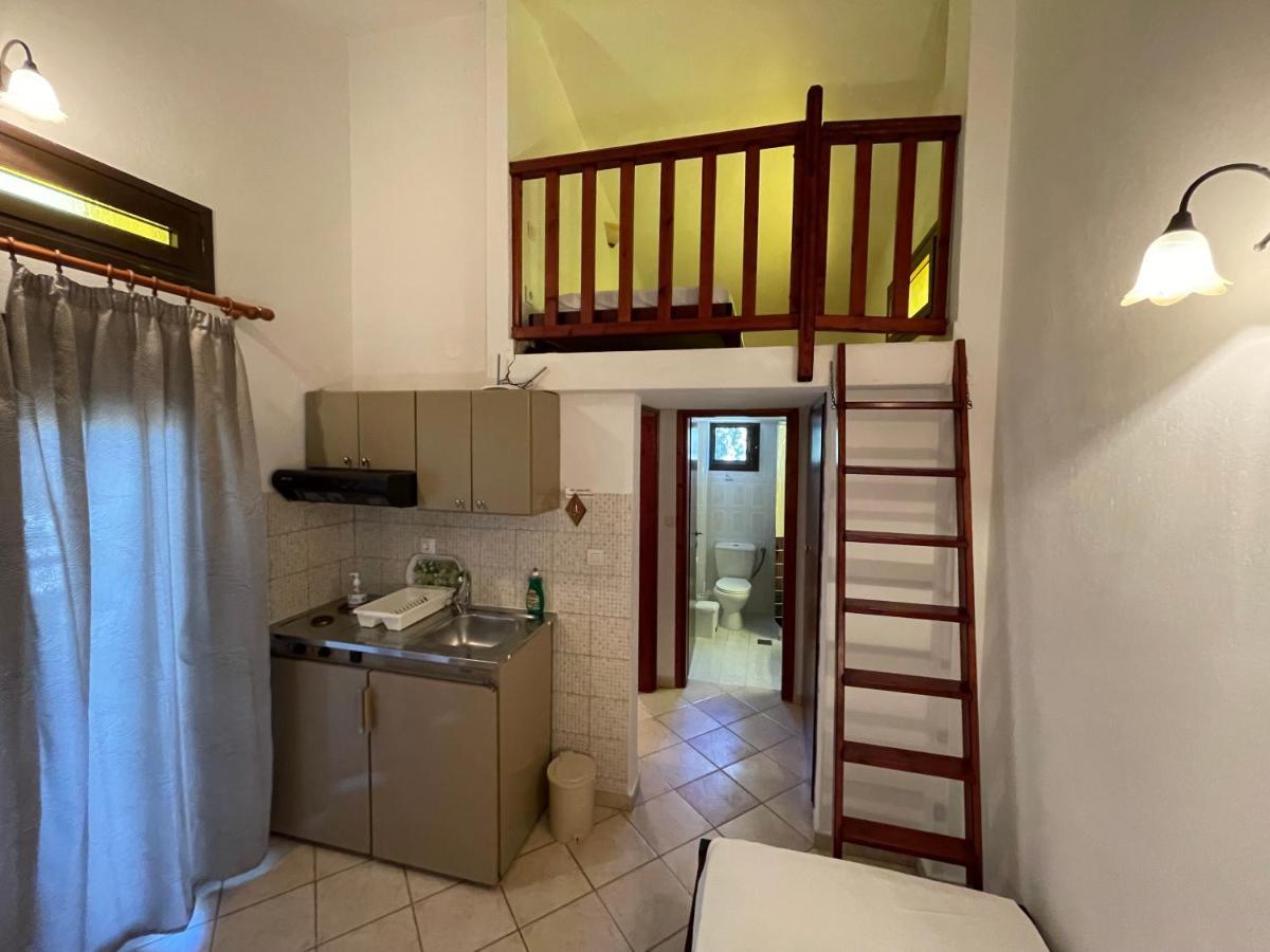 Galazia Akti Seaside Apartments นิกิติ ภายนอก รูปภาพ